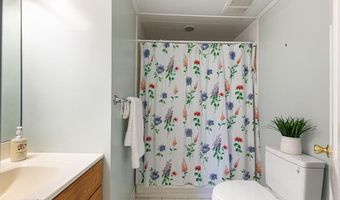 1 Joann Dr, Barrington, RI 02806