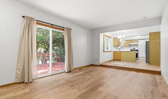 2825 Tuebingen Pkwy, Ann Arbor, MI 48105