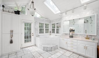 5107 Knollwood Ln, Anderson, IN 46011