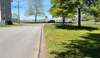 3 Clinton St A, Newport, RI 02840