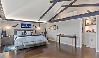 166 New Meadow Rd, Barrington, RI 02806