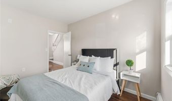 10 Woburn St, Cranston, RI 02910