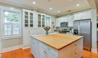 6 Carolina Ln, Beaufort, SC 29907