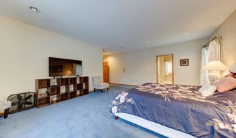 9 University Pl, Amsterdam, NY 12010