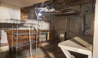 809 S Roselawn Ave, Artesia, NM 88210