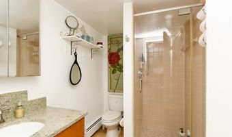 7052 WARDELL St, Annandale, VA 22003