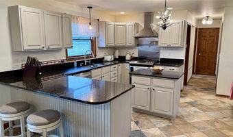 1049 Vine Ave, Riverside, IA 52327