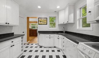 4812 7TH St N, Arlington, VA 22203
