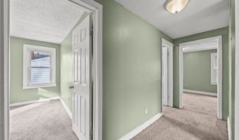 884 Lovers Ln, Akron, OH 44306