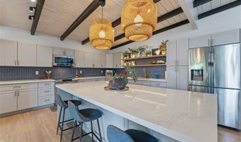 6085 Manukapu Pl, Honolulu, HI 96821