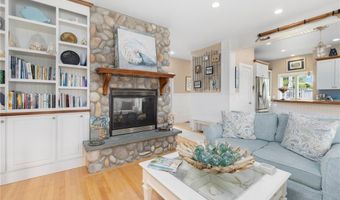 439 Wandsworth St, Narragansett, RI 02882