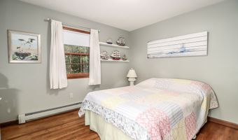 6 Brookdale Ln, Brookfield, CT 06804