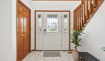 1657 Wake Robin Ct, Ann Arbor, MI 48103