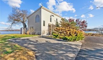 99 Smith St, Bristol, RI 02809