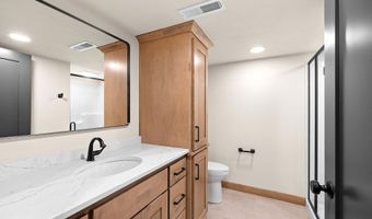 5728 W SPENCER St, Appleton, WI 54914