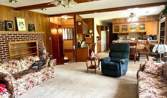 1203 Oak Ave, Aurora, MO 65605