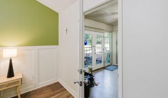 624 Woodland Dr, Benton, AR 72019
