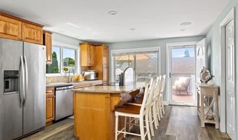 26 Walcott Ave, Narragansett, RI 02882