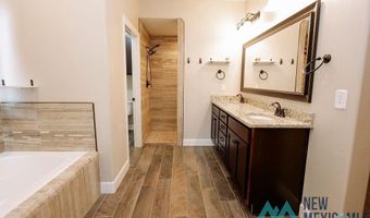 3712 Ederd Dr, Carlsbad, NM 88220