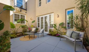 827 W Heritage Oak Ct, Altadena, CA 91001
