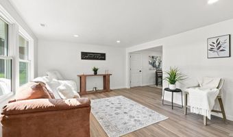 233 S Division St, Auburn, IN 46706