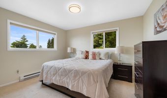 416 CHINOOK Ave, Astoria, OR 97103