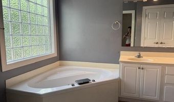 111 Michael Ln, Aberdeen, NC 28315