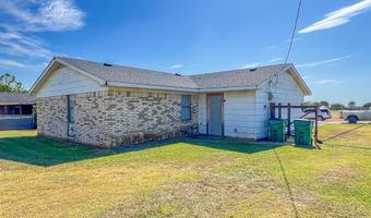400 S Poplar St, Archer City, TX 76351