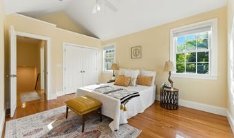582 Trapelo Rd 582, Belmont, MA 02478