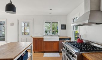 11 Linden St, Bath, ME 04530