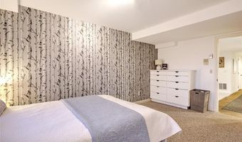 377 Rumstick Rd, Barrington, RI 02806