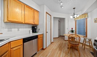118 Ambleside Way, Amherst, OH 44001