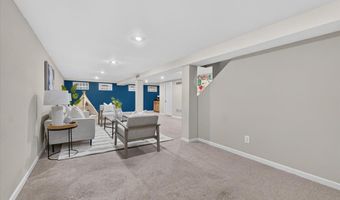1115 Shadowoak Dr, Ballwin, MO 63021