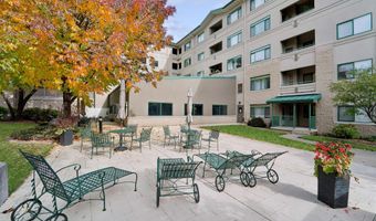 400 N RICHMOND St 323, Appleton, WI 54911