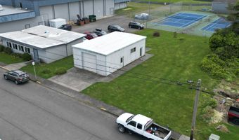 485 9TH St, Bandon, OR 97411