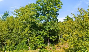 27 Bowling Green Ln, Belfast, ME 04915