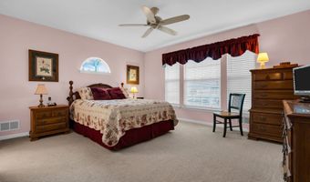 18 Peaksail Dr, Bayville, NJ 08721