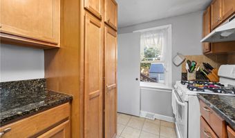 394 Long St, Amherst, OH 44001