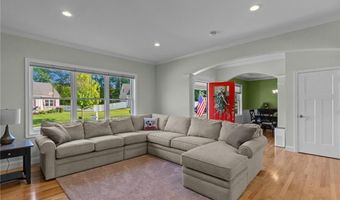 25 Ironwood Dr, Coventry, RI 02816