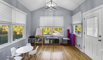 9 WOODFIELD Ln, Allentown, NJ 08501