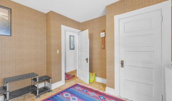 77 Center St, Bangor, ME 04401