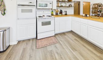 107 Tanglewood Dr, Anderson, IN 46012