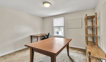 77 Sundridge Dr, Amherst, NY 14228