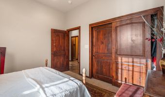 2686 Della Rd SW, Albuquerque, NM 87105