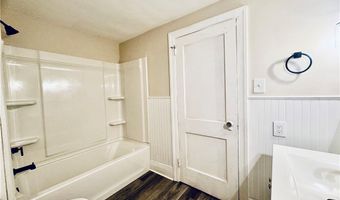 180 S Balch St, Akron, OH 44302