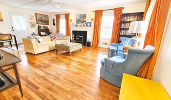 26 Knoll Crest Ln, Bennington, VT 05201
