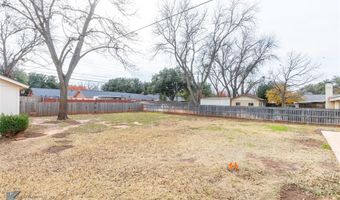 1961 River Oaks Cir, Abilene, TX 79605