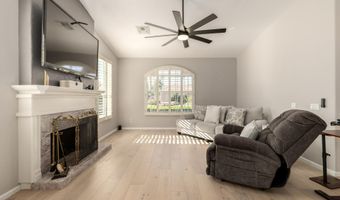 5733 S AMBERWOOD Dr, Chandler, AZ 85248