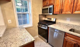 6727 W WAKEFIELD Dr #J, Alexandria, VA 22307