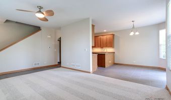 2636 Pondview Dr, Algonquin, IL 60102